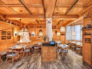 House | Dining