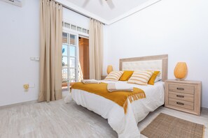 4 Schlafzimmer, Bügeleisen/Bügelbrett, Internetzugang, Bettwäsche