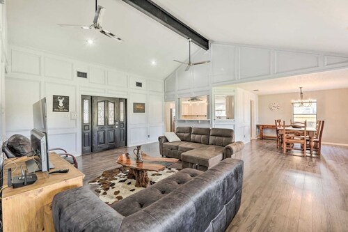 Pet-Friendly Lockhart Home With Private Yard!