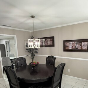 Dining - Peaceful Home spacious 4 Bedrooms in Savannah
STR 026567 (Savannah)