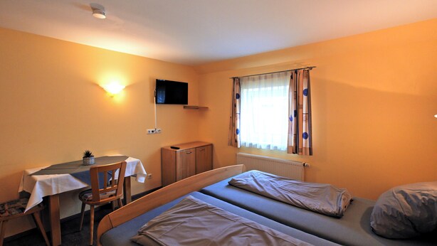 Double Room, Non Smoking, Private Bathroom - Gasthaus Schwarzer Adler (Holzgünz)