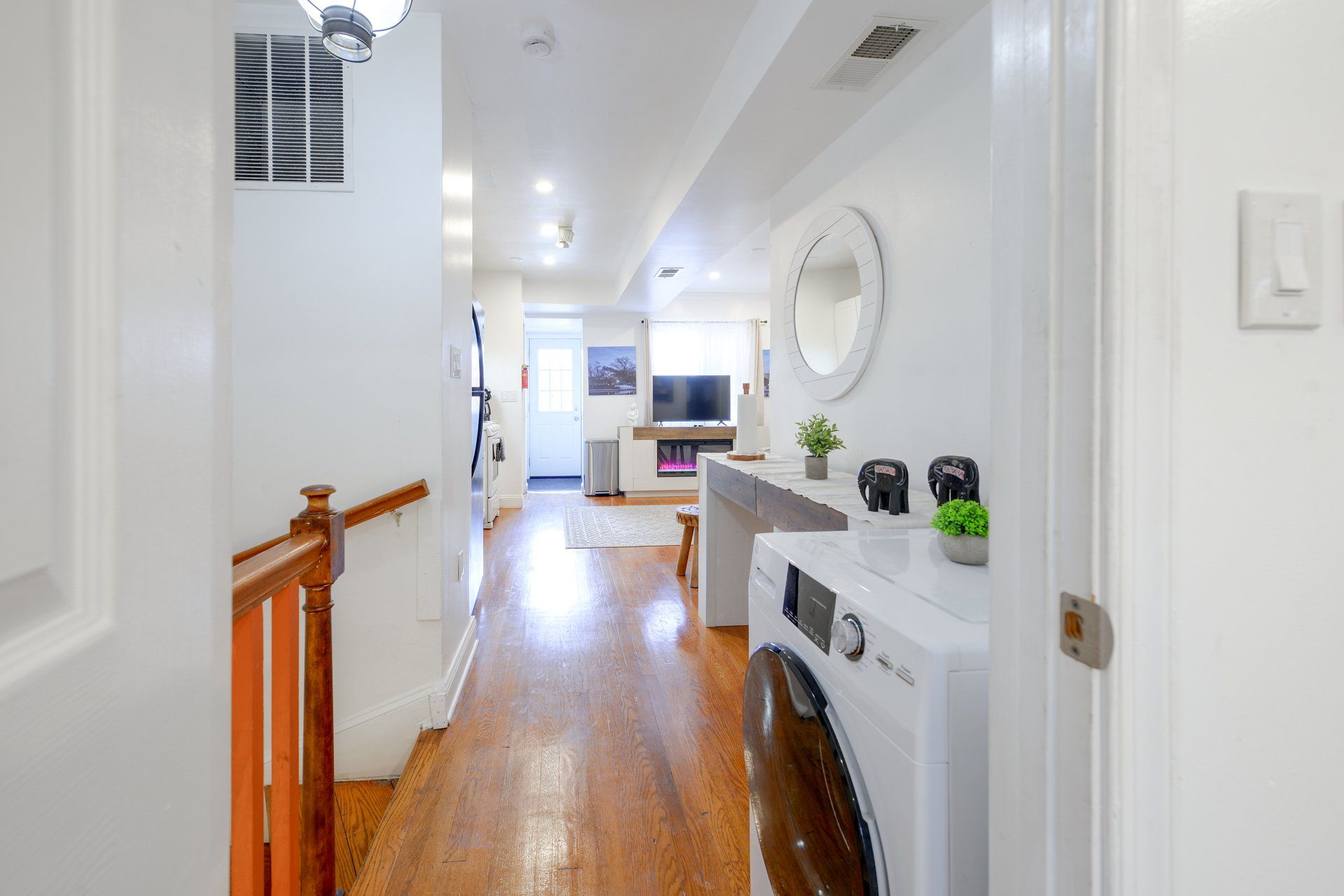 Relaxing DC Haven Near The Wharf , Free Parking & Private Patio