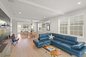 TV - Sea Salt at Hunters Point A Luxury Waterfront Retreat by Mainsail Vacation Rentals (Cortez)
