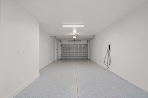 Interior - Sea Salt at Hunters Point A Luxury Waterfront Retreat by Mainsail Vacation Rentals (Cortez)