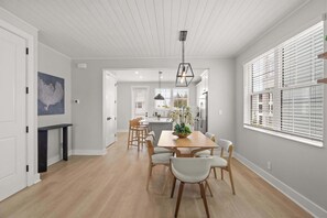 Dining - Sea Salt at Hunters Point A Luxury Waterfront Retreat by Mainsail Vacation Rentals (Cortez)