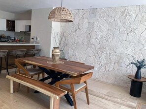 อพาร์ทเมนท์, ระเบียง, วิวสวนสาธารณะ | ร้านอาหาร