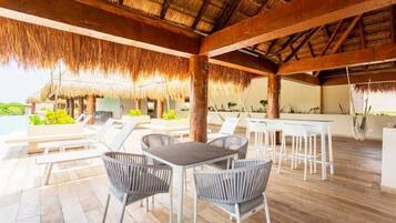 Premium Apartment | Outdoor dining