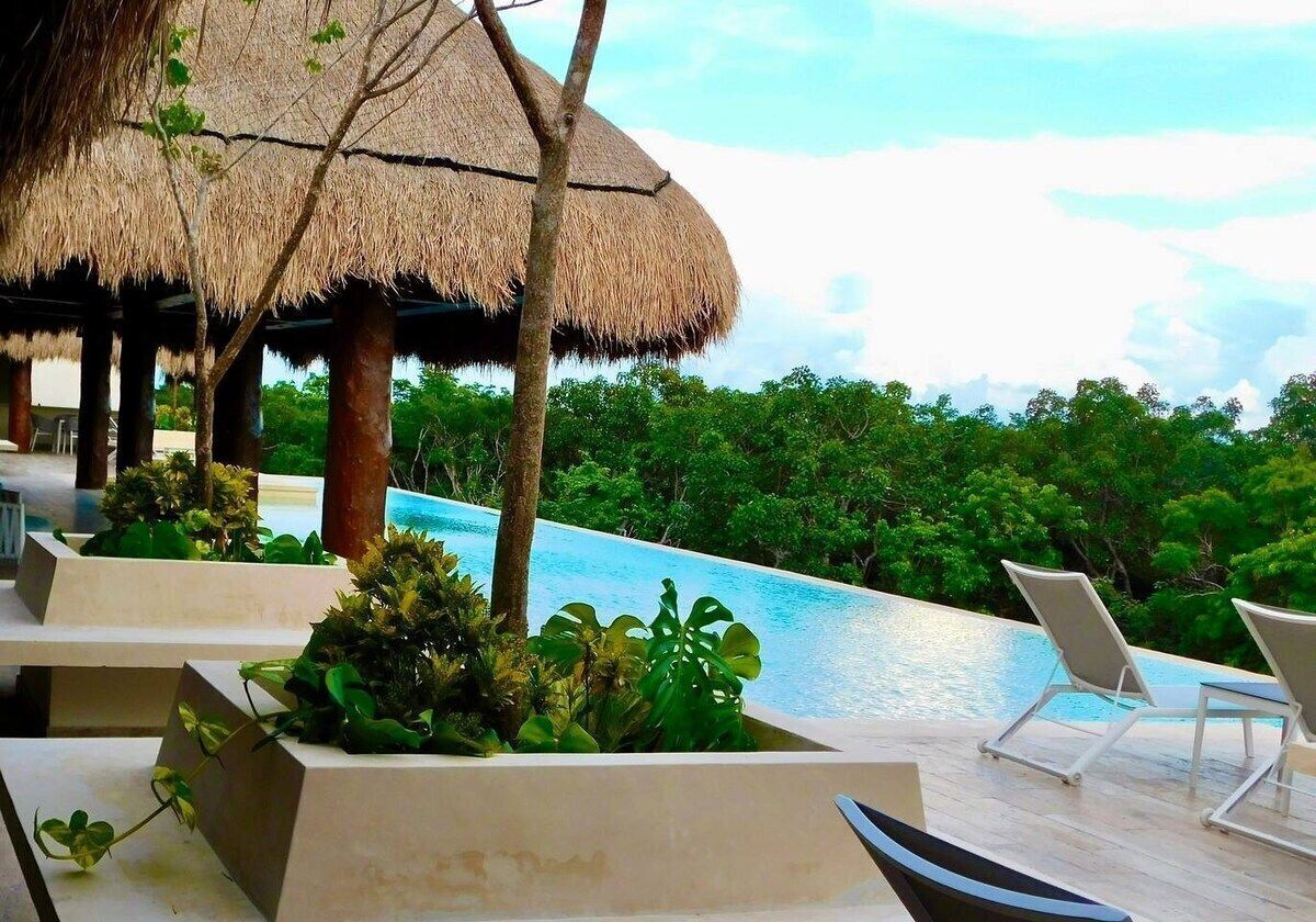 Deluxe Apartment | Pool | Outdoor pool
