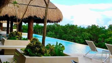 Deluxe Apartment | Pool | Outdoor pool