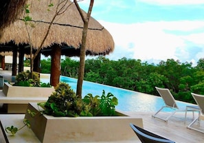 Deluxe Apartment | Pool | Outdoor pool