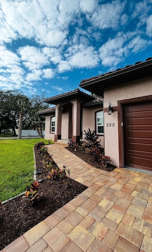 Exterior - Gulf Breeze Estate-Luxury NEW Build Private Villa-Heated Saltwater pool (Venice)