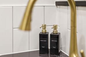 Bathroom amenities