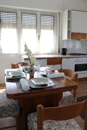 Dining - Vrbo Property (Como)