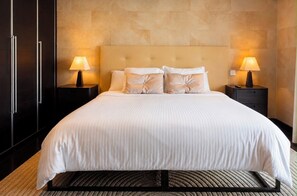 Room - Penthouse with Private Rooftop Jacuzzi & Sea Views (El Paraíso)