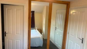 House, 3 Bedrooms, Accessible, Patio
