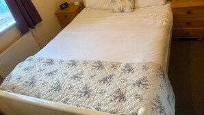 House, 3 Bedrooms, Accessible, Patio - Perfect Base for Leeds, York & Selby (Leeds)