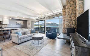 Living area - Premium-Floor Lake Dillon Condo...Pool & Hot Tub (Dillon)
