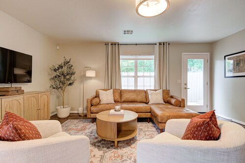  The Birdie House- 1/2 mile to downtown Edmond/UCO, game room, putting green