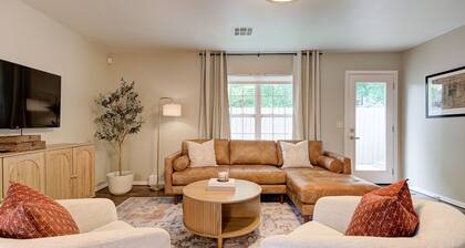 The Birdie House- 1/2 mile to downtown Edmond/UCO, game room, putting green