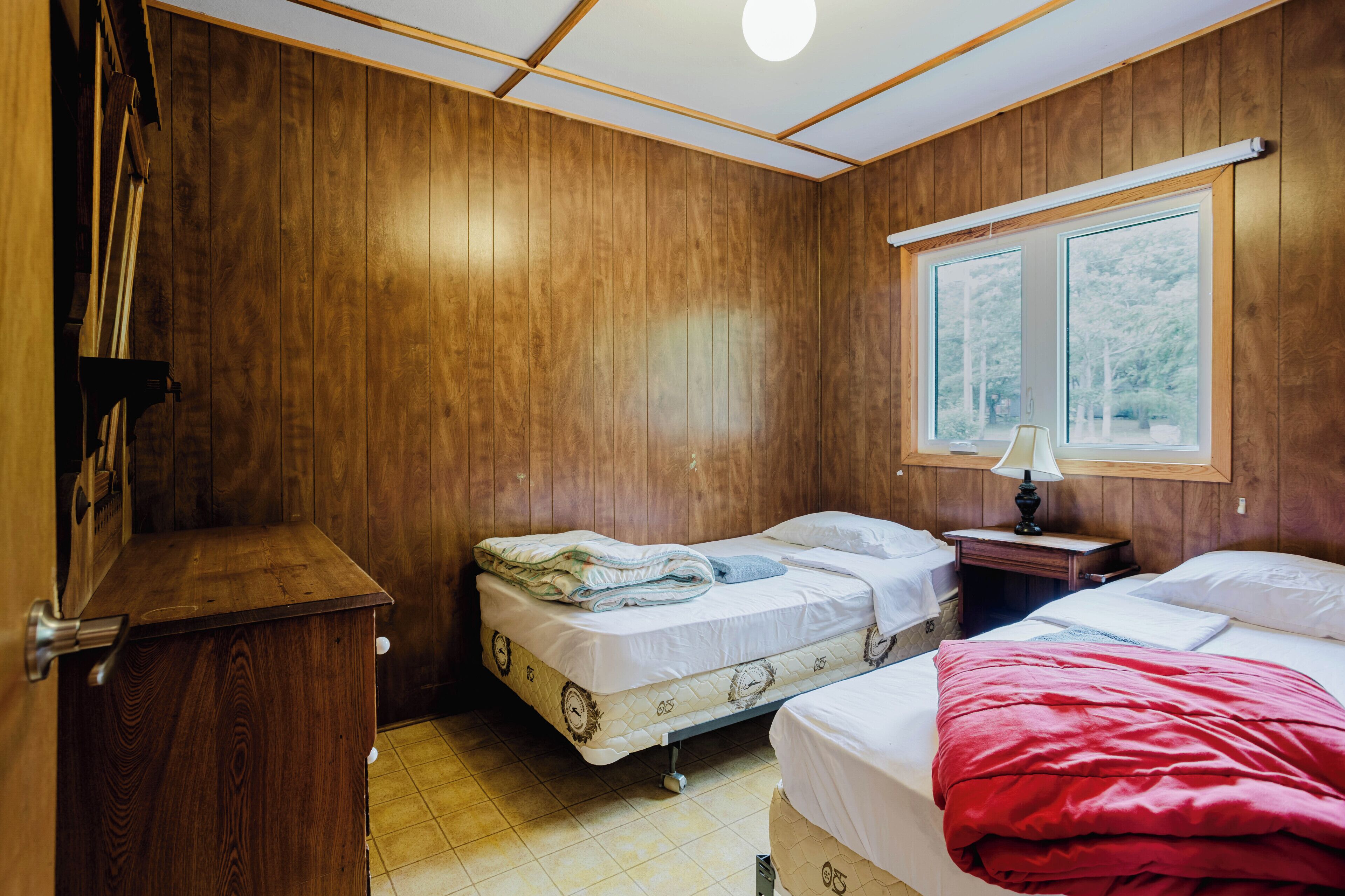 WiFi, bed sheets