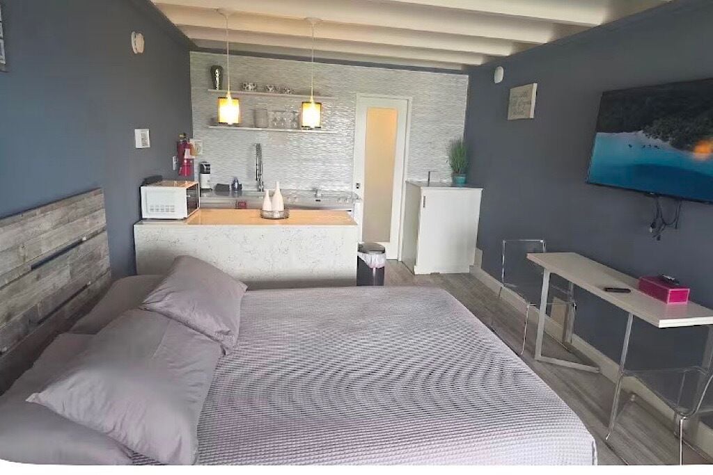 1 chambre, fer et planche à repasser, Wi-Fi, draps fournis