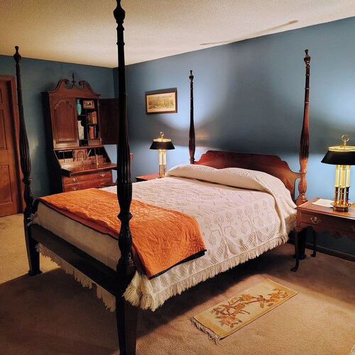 Lovely 1-bedroom bed & breakfast in charming China Maine