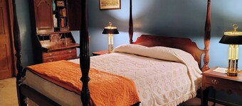 Lovely 1-bedroom bed & breakfast in charming China Maine
