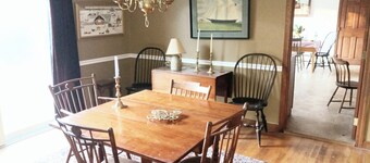Lovely 1-bedroom bed & breakfast in charming China Maine
