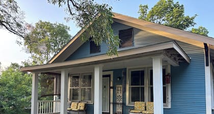 Historic 90 year old home/room for 4 boats/ near Atoka, McGee, and Sardis Lake