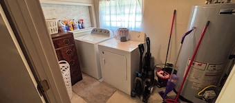 Peaceful 3 bedroom home and room for 4 boats near Atoka, McGee, and Sardis Lake