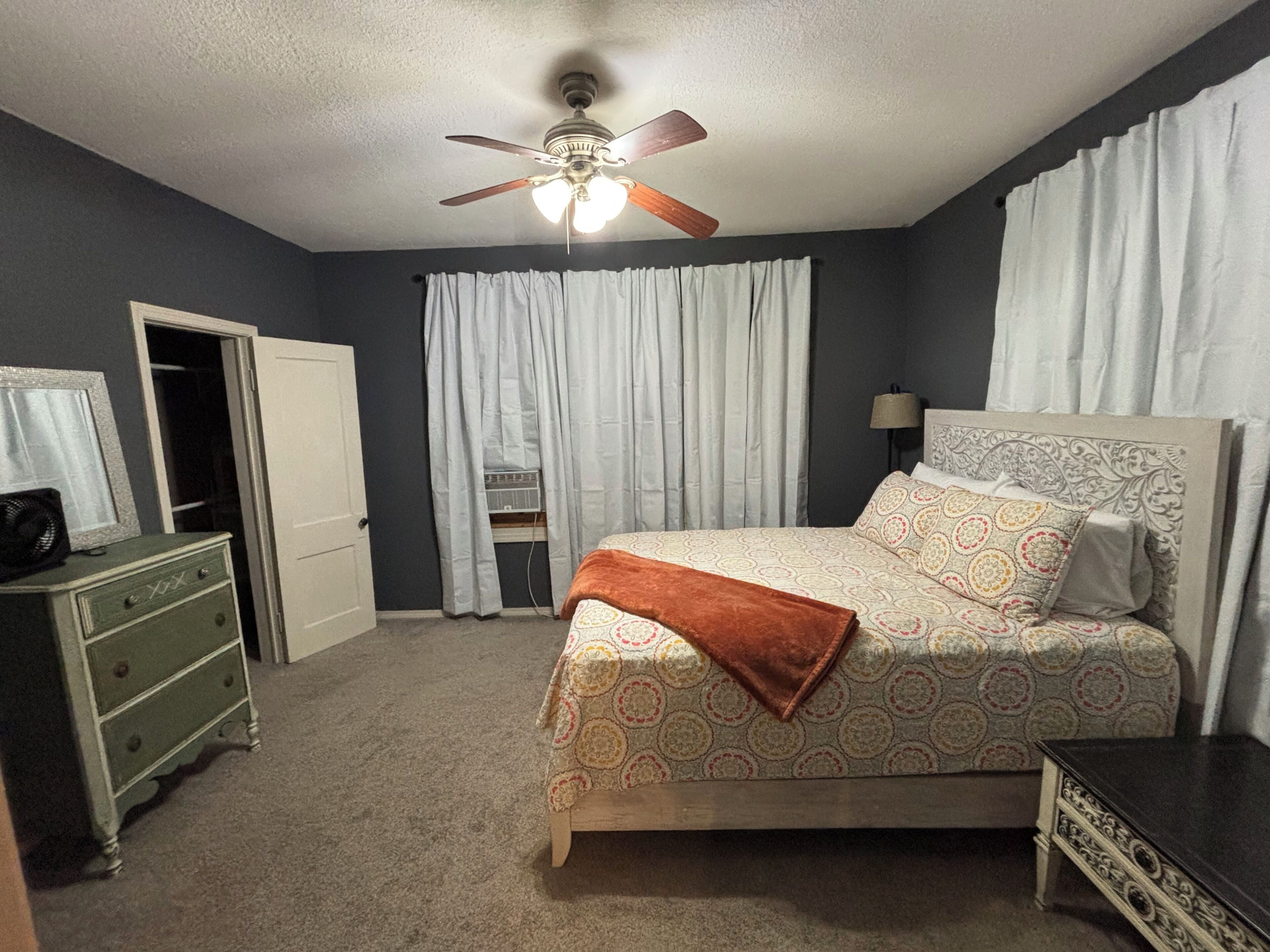 3 habitaciones, tabla de planchar con plancha y wifi gratis 