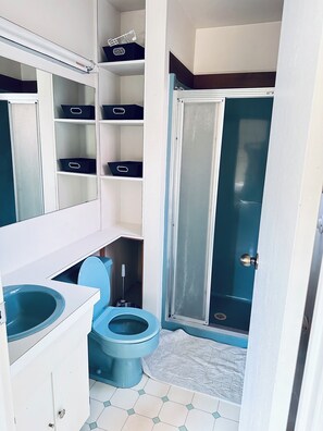 Bathroom -     Cozy Rural Retreat | 3BR Home for Families & Friends (Williams Lake)