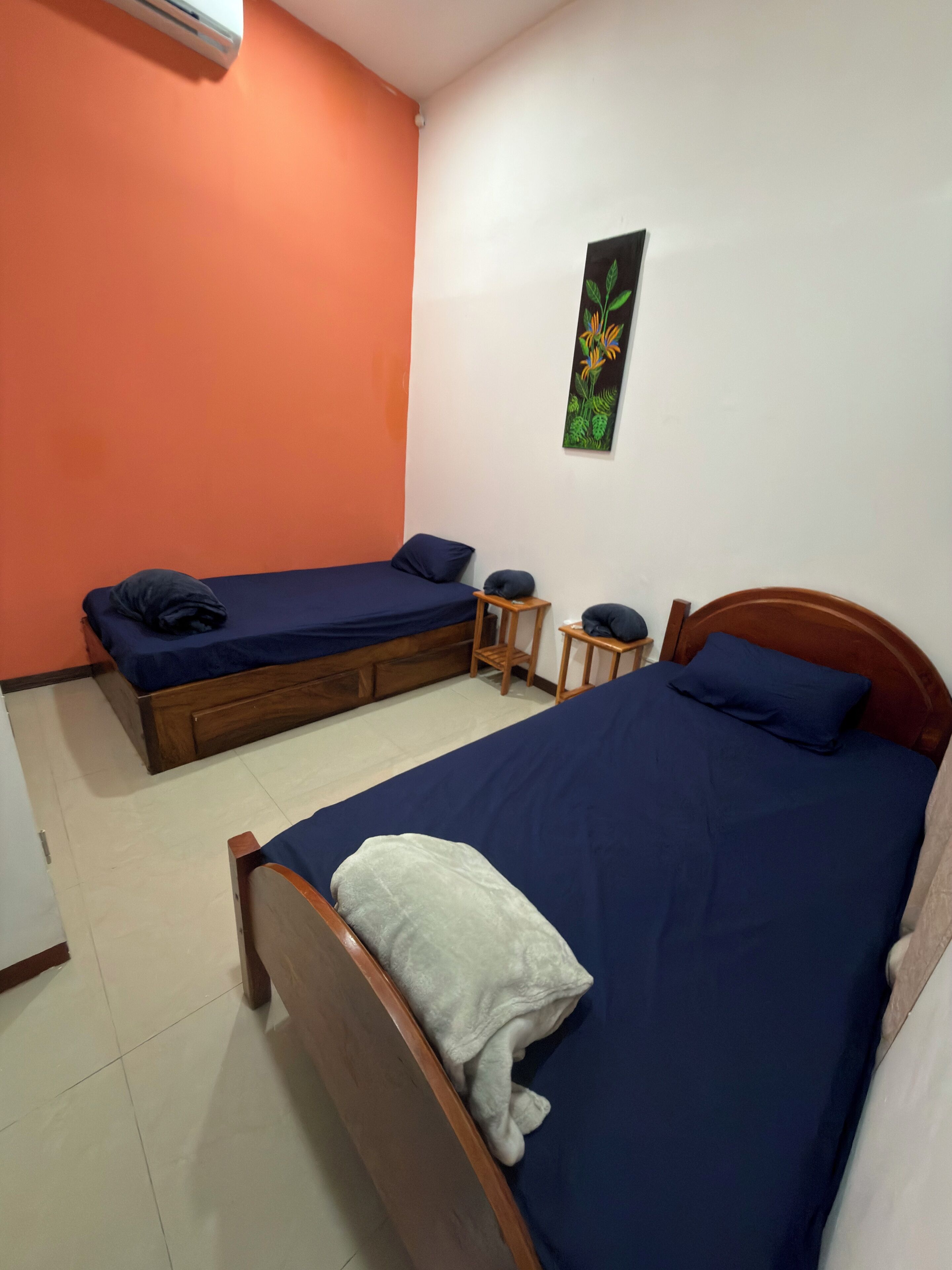 2 dormitorios, tabla de planchar con plancha, wifi y ropa de cama