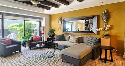 House of Harmony. In the heart of the Romantic Zone. Private splash pool.
