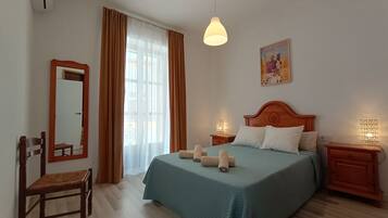 Duplex, Balcony, City View | Blackout drapes, iron/ironing board, WiFi (free)