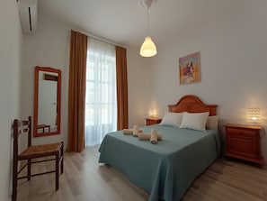 Blackout curtains, iron/ironing board, free WiFi - La Alboreá (Jerez de la Frontera)