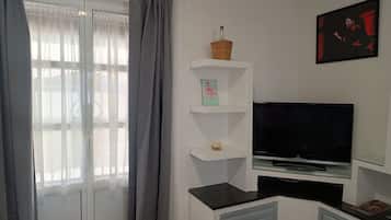 Duplex, Balcony, City View | Interior