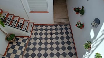 Standard Apartment, Patio, Courtyard View | Pemandangan halaman dalam
