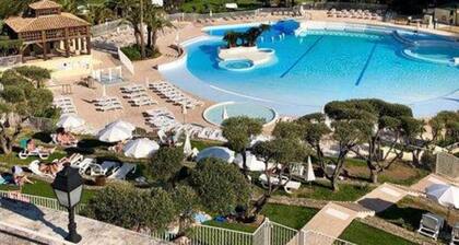 French Riviera Grand Resort Oasis - Cap Estérel: Sea, Pools & Mountains