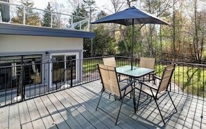 Outdoor dining - Joyful Mansion with Charm Indoor (Mississauga)