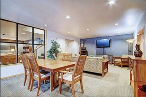 Dining - Perfect Frisco Location: Cozy Studio Steps from Main Street (Frisco)