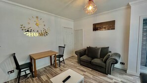 Living area - Spacious 2-bed House in Walker (Newcastle upon Tyne)
