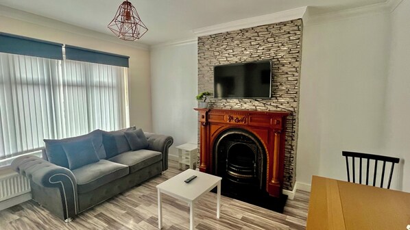 Living area - Spacious 2-bed House in Walker (Newcastle upon Tyne)