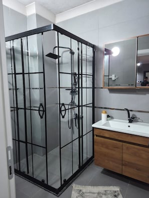 Family Condo, Balcony | Bathroom - HK GÜNÜ BİRLİK DAİRELER (Trabzon il merkezi)