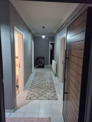 Family Condo, Balcony | Interior - HK GÜNÜ BİRLİK DAİRELER (Trabzon il merkezi)