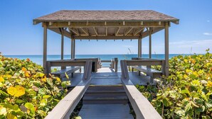 Property grounds - Dune Dreams just steps to the beach (Hutchinson Island)
