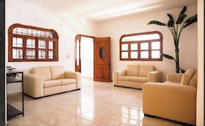 Interior - Casa Colima, heated pool, air conditioning, 5 minutes to downtown (Colima)