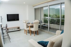 Smart TV - Santa Marina, Swimming Pool, Beach, Peace and Quiet (Pet-Friendly) (Santa Marta)