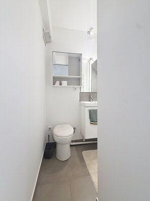 Bruser, Sæbe, Toiletpapir