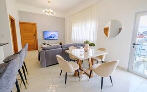 Dining - Fabulous 2-bedroom apartment in Bella Vista, Santo Domingo (Santo Domingo)